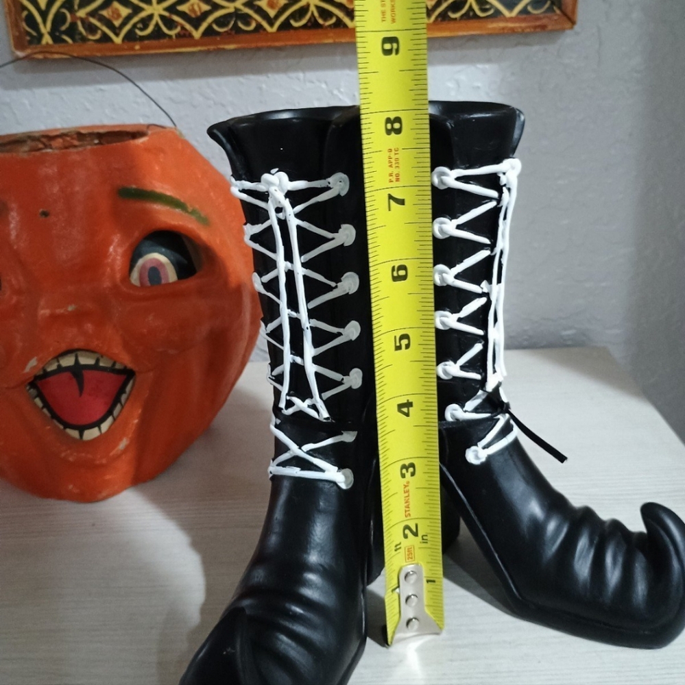 Witch Boots Shoes Candlestick Holders Candle Holder Halloween Spooky Night New - Picture 5 of 5